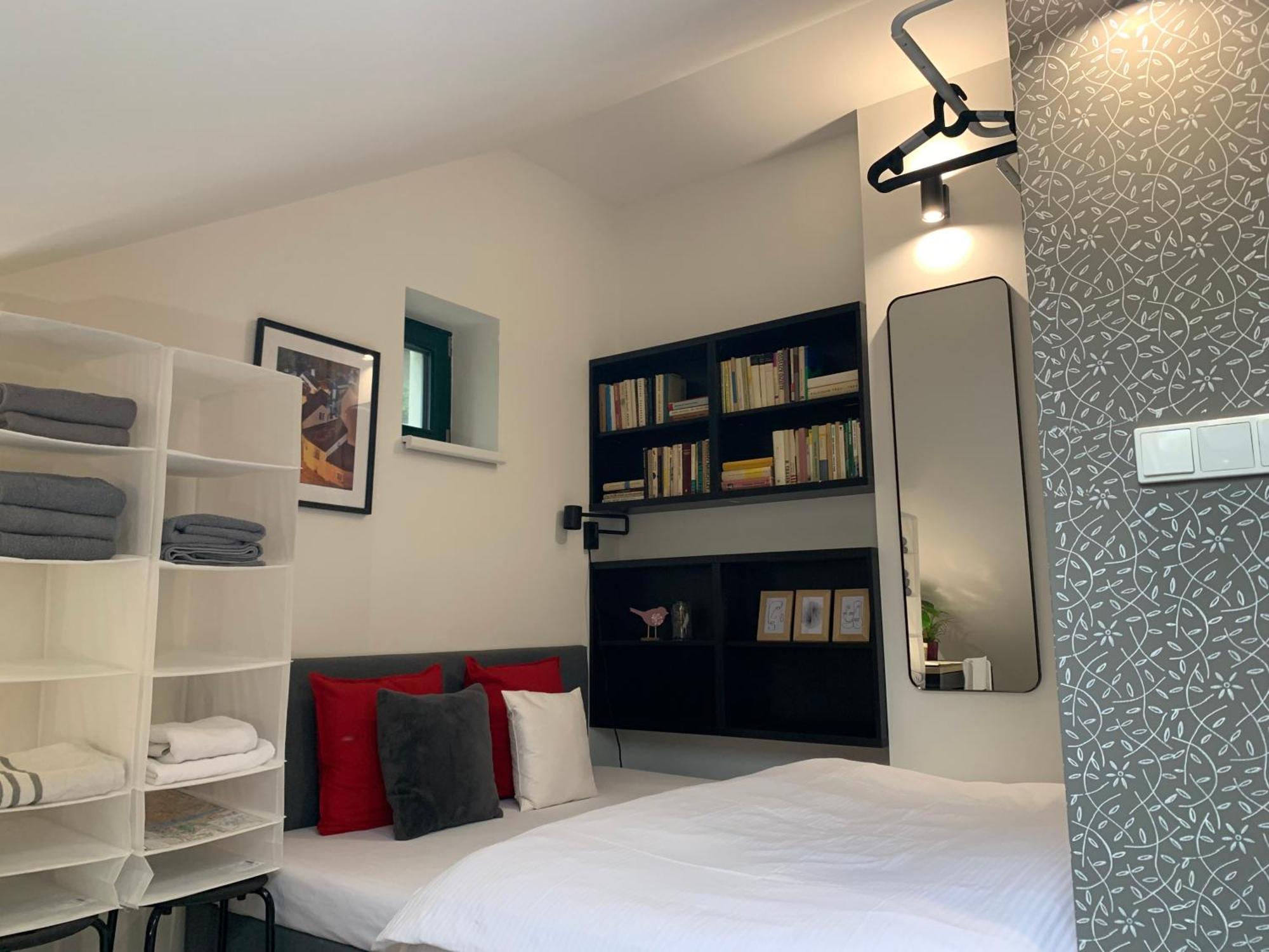Cozy Friendly Place With Free Parking 프라하 외부 사진
